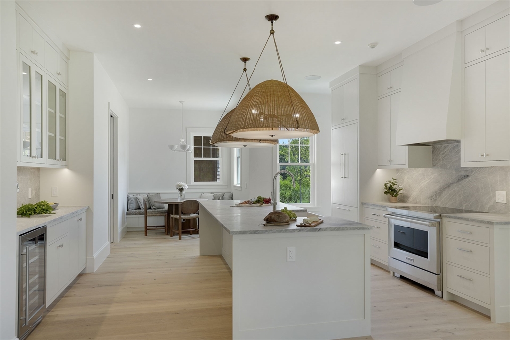 4 Somerset Ln Edgartown, MA 02539 4 Somerset Ln Edgartown, MA 02539