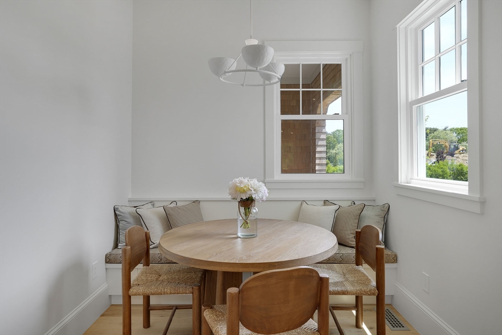 4 Somerset Ln Edgartown, MA 02539 4 Somerset Ln Edgartown, MA 02539