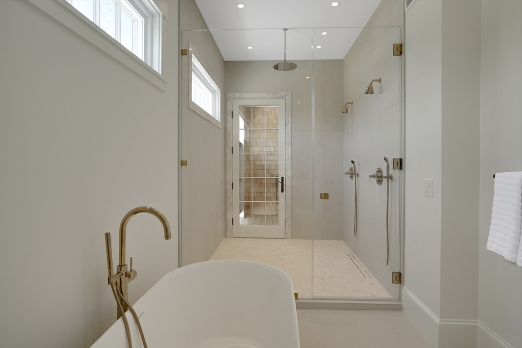 4 Somerset Ln Edgartown, MA 02539 4 Somerset Ln Edgartown, MA 02539