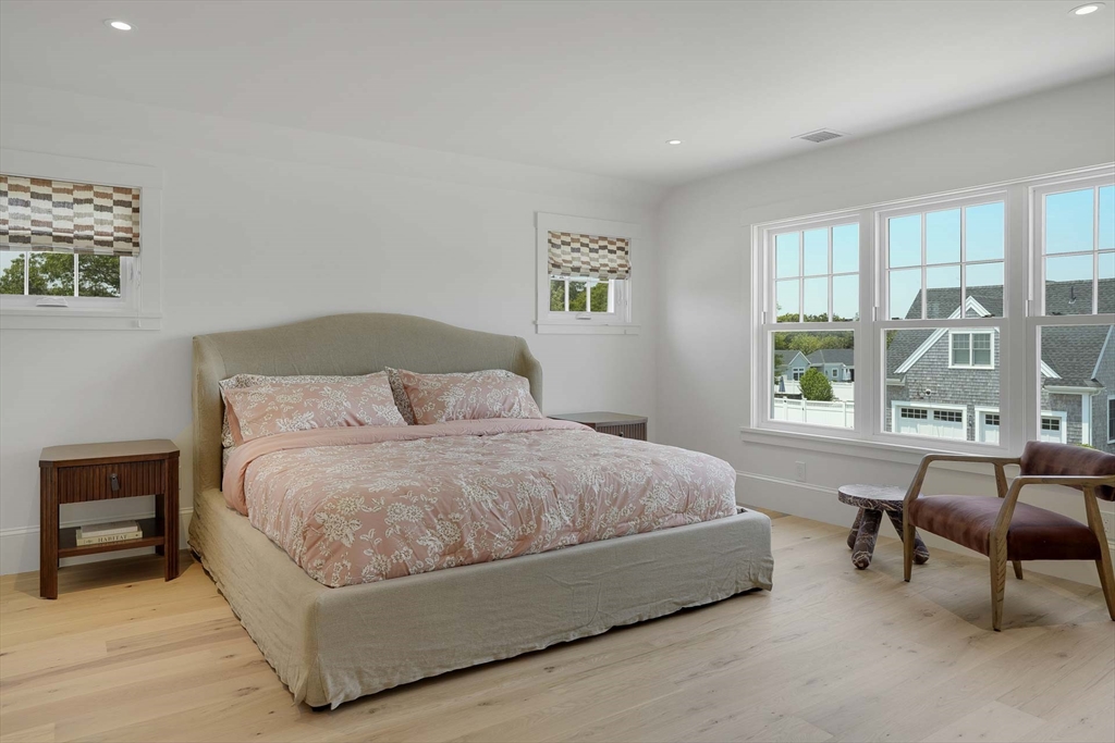 4 Somerset Ln Edgartown, MA 02539 4 Somerset Ln Edgartown, MA 02539