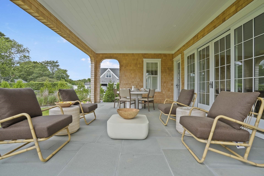 4 Somerset Ln Edgartown, MA 02539 4 Somerset Ln Edgartown, MA 02539