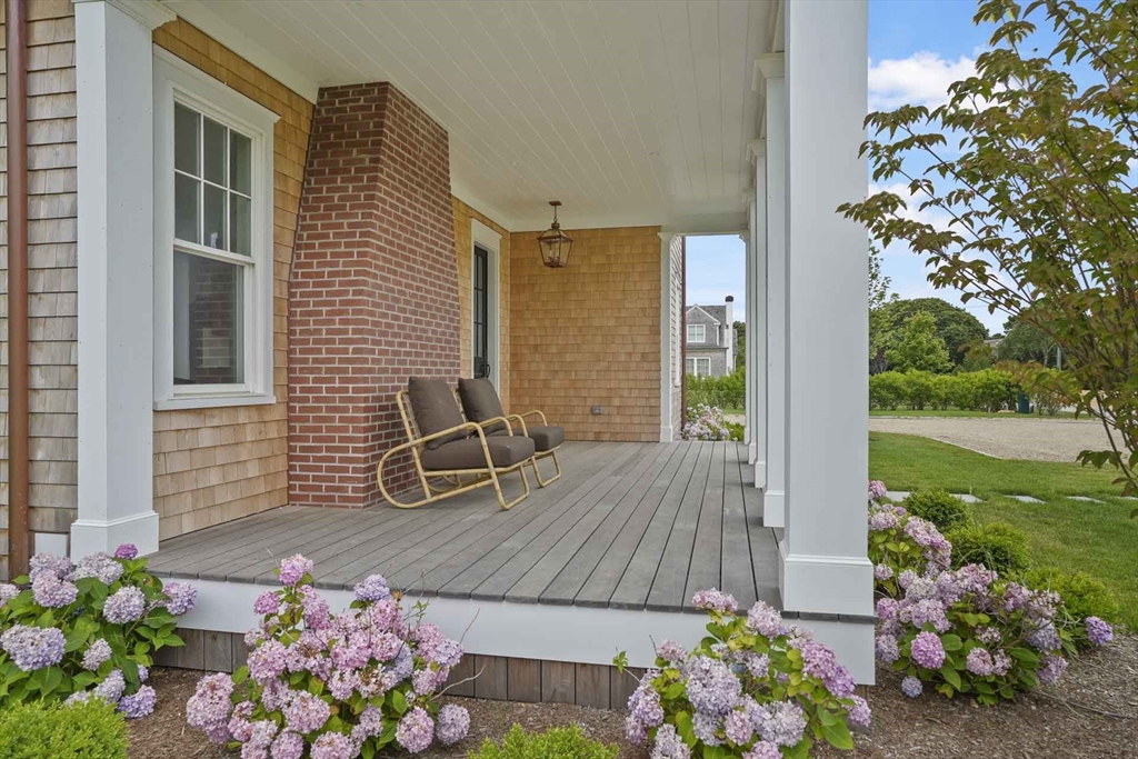 4 Somerset Ln Edgartown, MA 02539 4 Somerset Ln Edgartown, MA 02539
