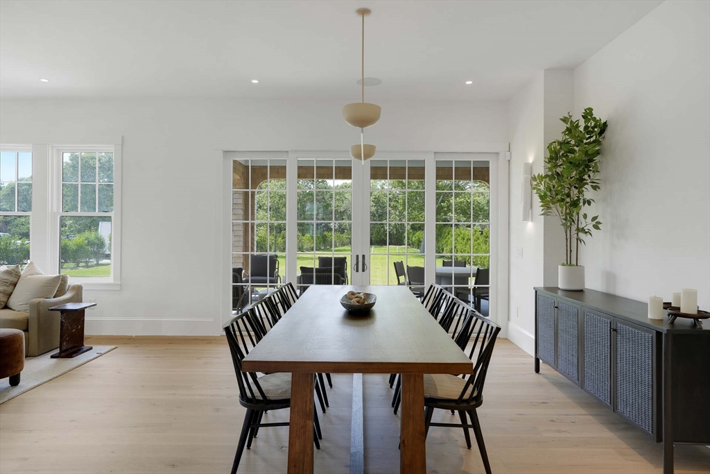 4 Somerset Ln Edgartown, MA 02539 4 Somerset Ln Edgartown, MA 02539