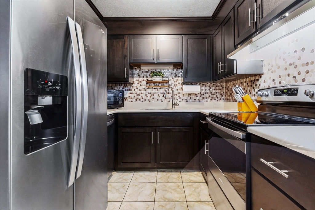 48 N Emerson St #1 Wakefield, MA 01880