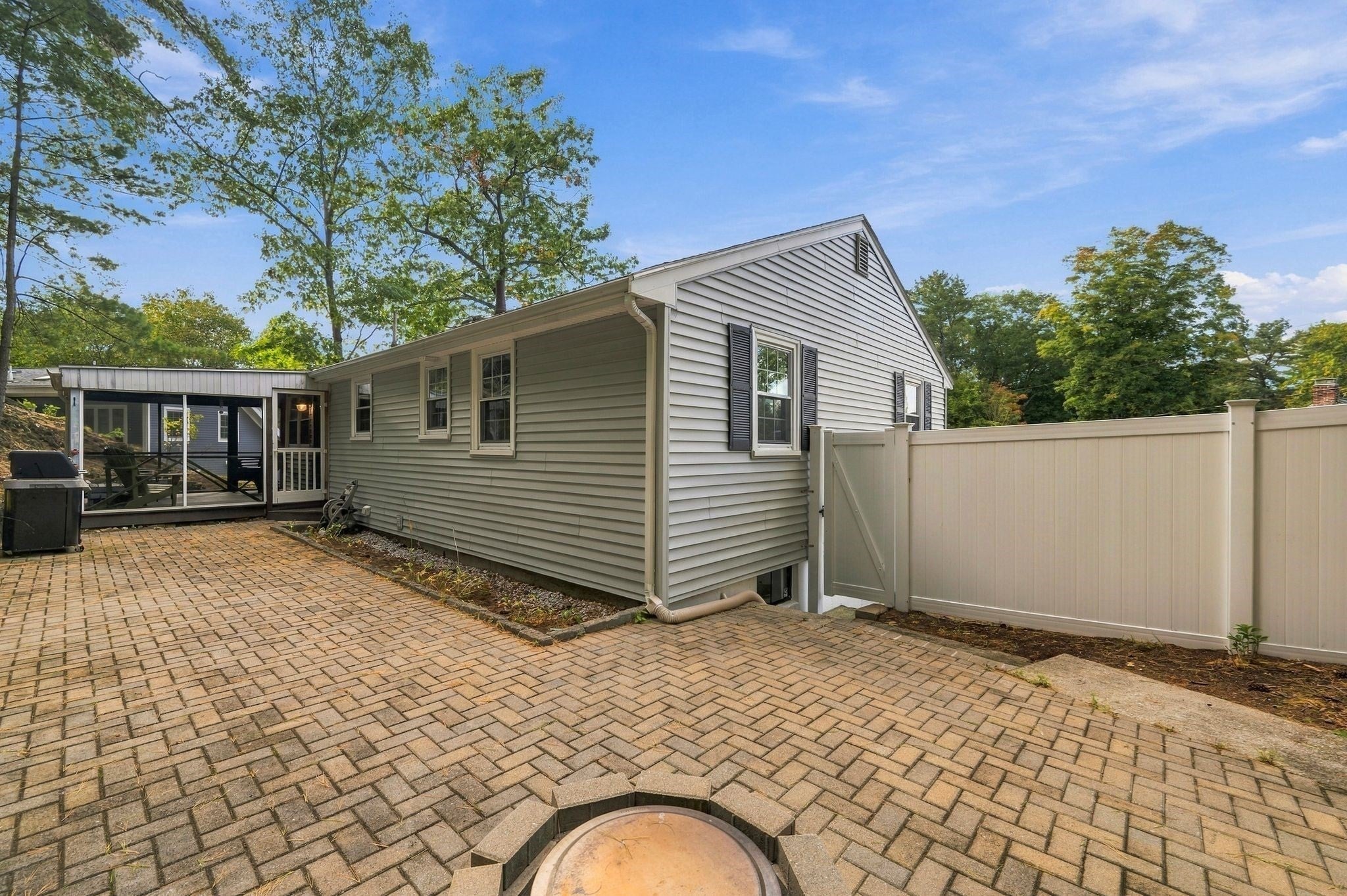 18 Frst St Wakefield, MA 01880