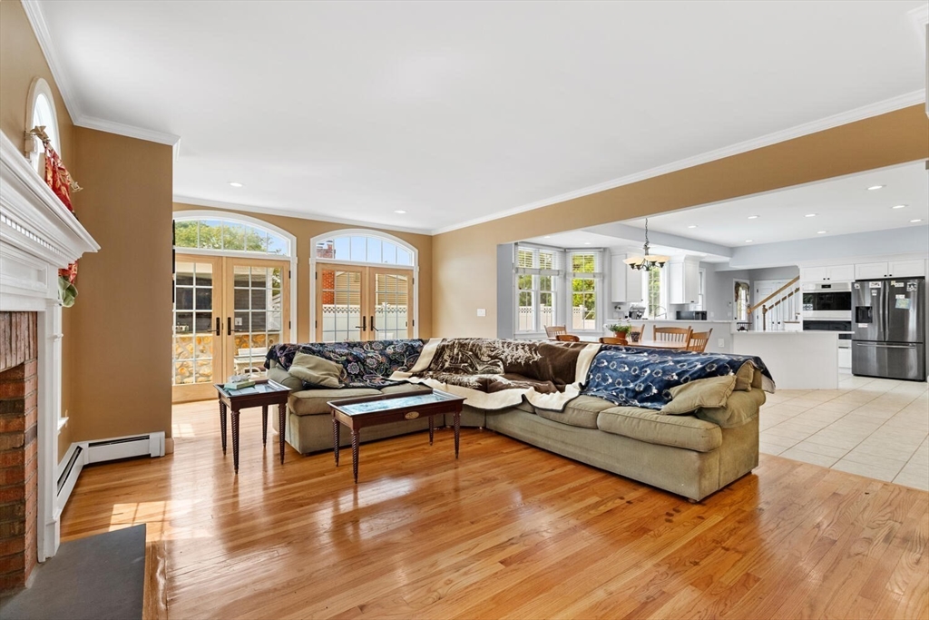 4 Mcdonald Farm Rd Wakefield, MA 01880 4 Mcdonald Farm Rd Wakefield, MA 01880