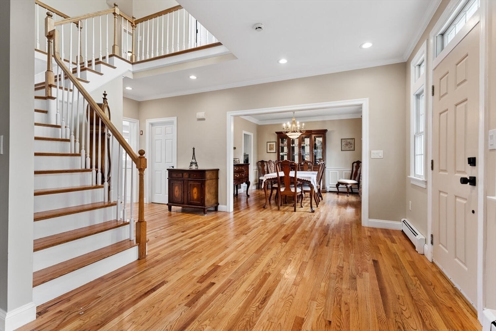 4 Mcdonald Farm Rd Wakefield, MA 01880 4 Mcdonald Farm Rd Wakefield, MA 01880