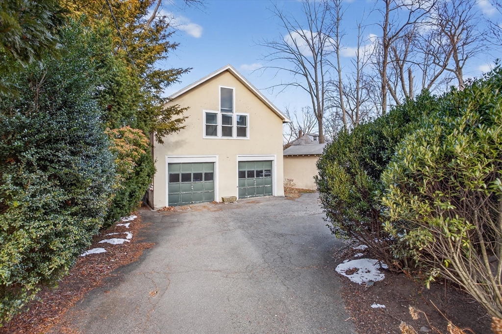 306 Edge Hl Rd #R Milton, MA 02186