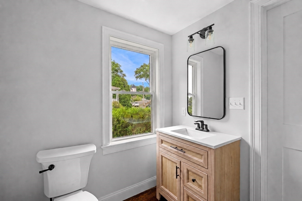 95 Greenwood Ave Wakefield, MA 01880