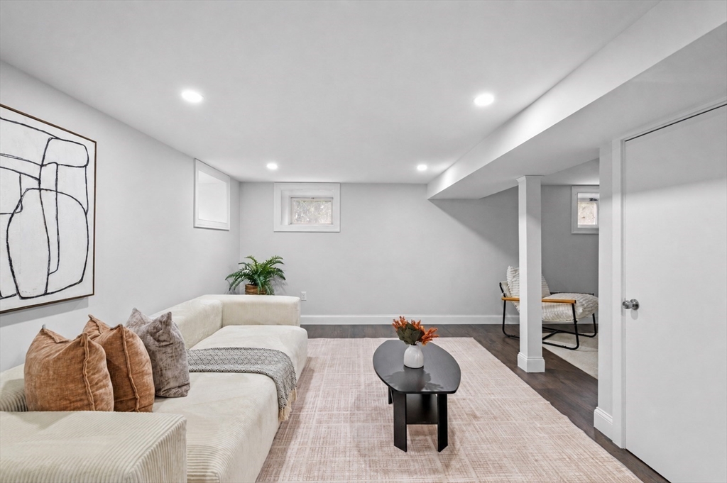95 Greenwood Ave Wakefield, MA 01880