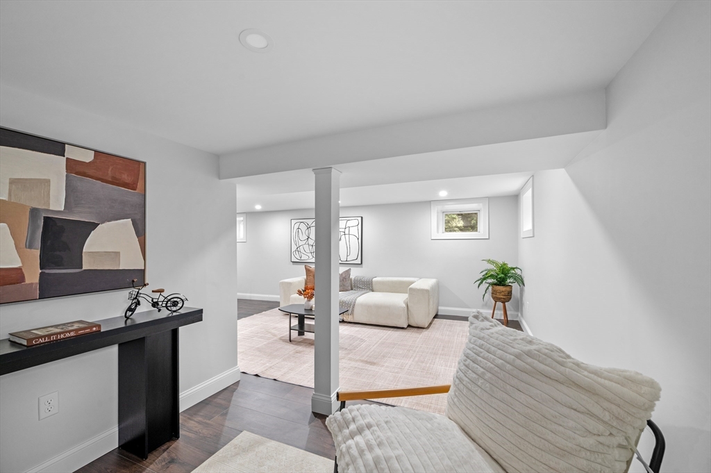 95 Greenwood Ave Wakefield, MA 01880