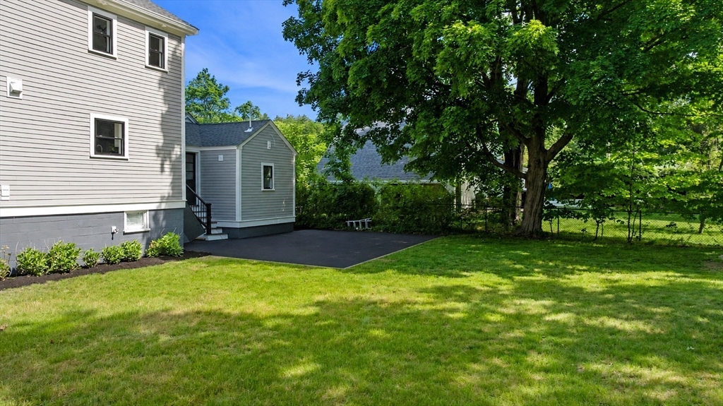95 Greenwood Ave Wakefield, MA 01880