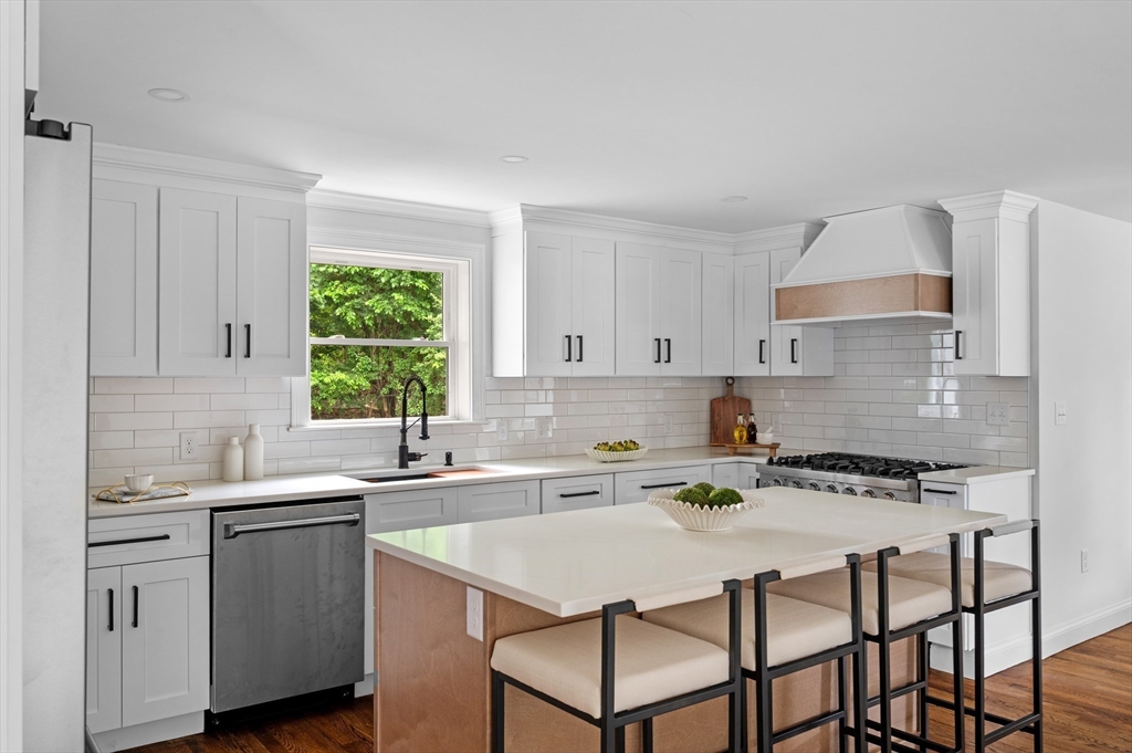 95 Greenwood Ave Wakefield, MA 01880