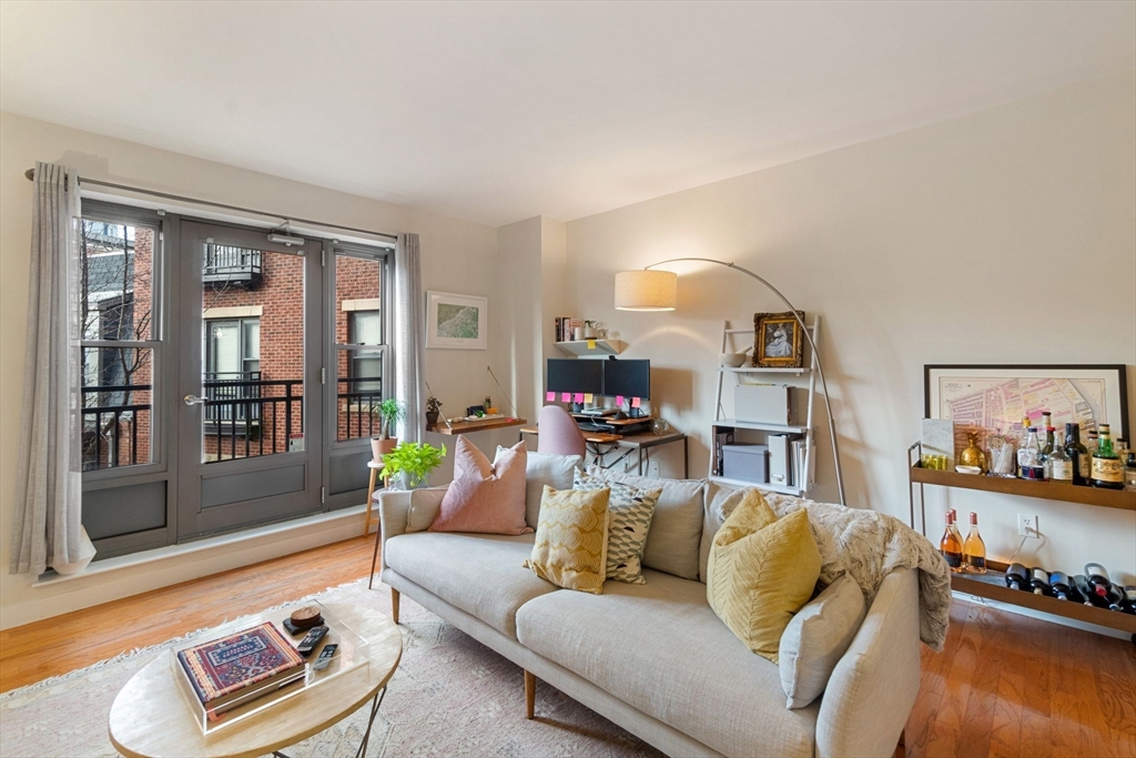 519 Harrison Ave #D421