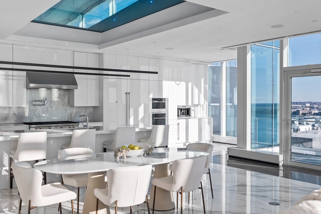 150 Seaport Blvd #GPH Boston, MA 02210