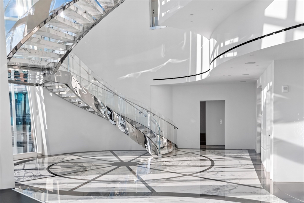 150 Seaport Blvd #GPH Boston, MA 02210