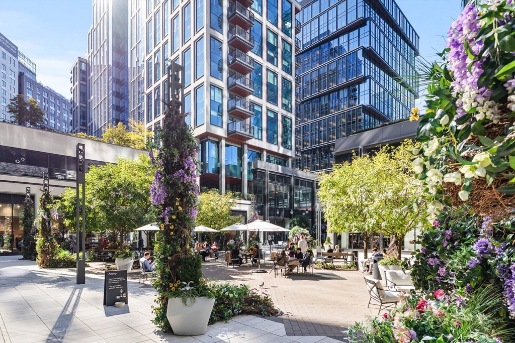 135 Seaport Blvd #906