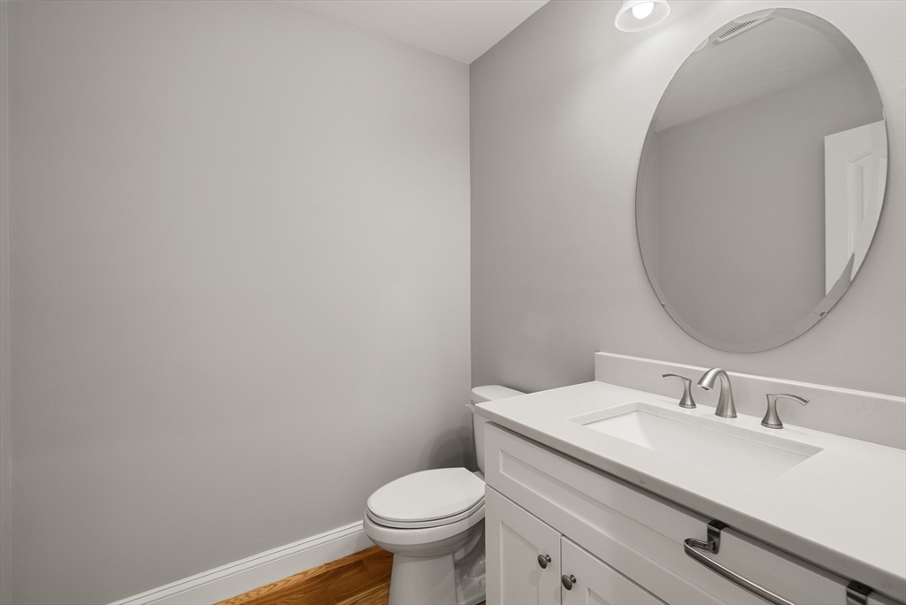 61 Vly St #1 Wakefield, MA 01880