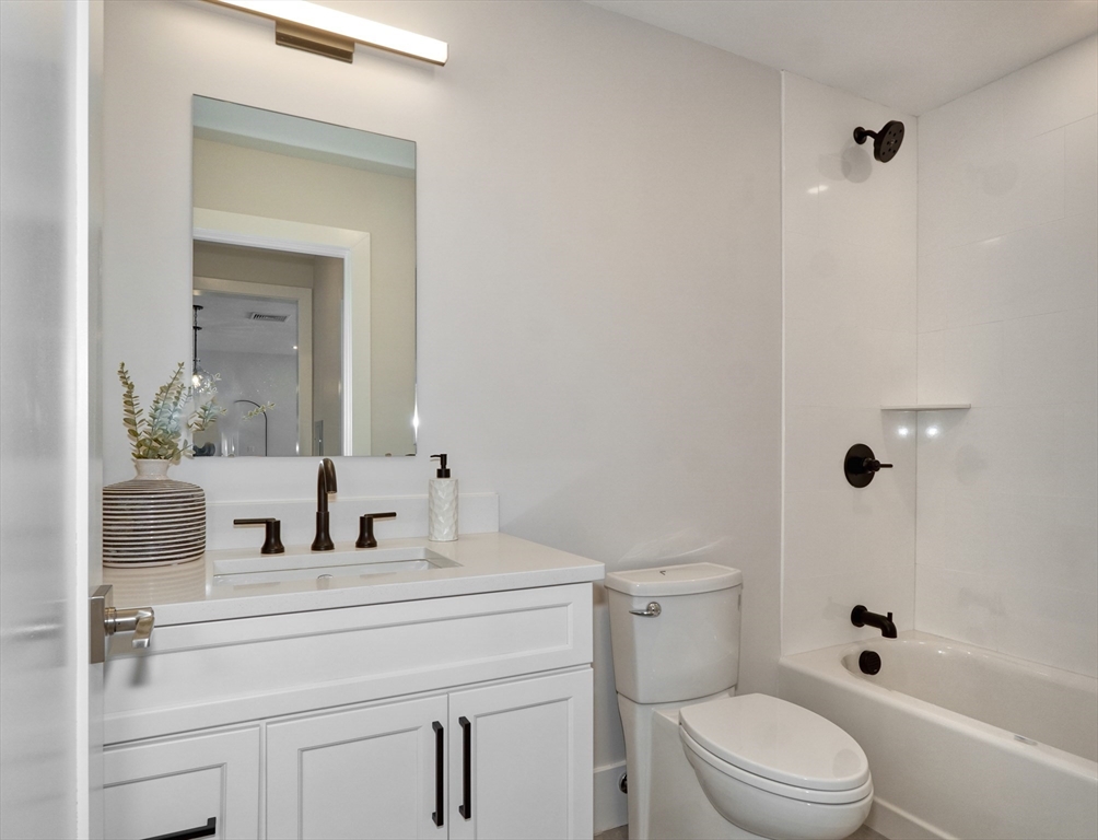 62 Foundry St #208 Wakefield, MA 01880 62 Foundry St #208 Wakefield, MA 01880