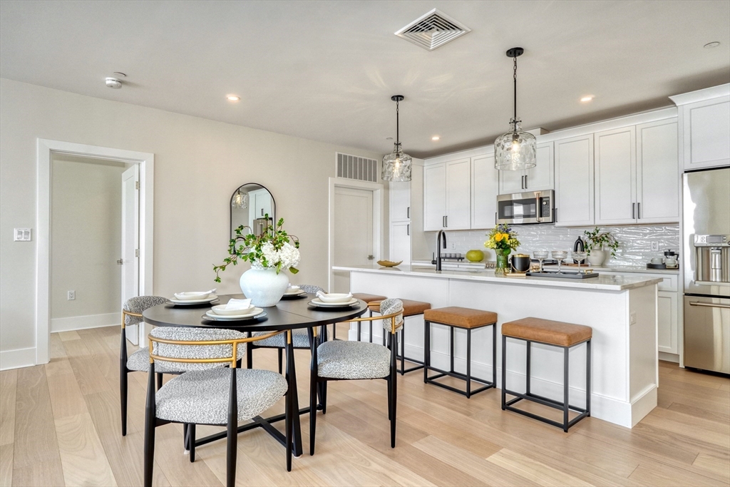 62 Foundry St #208 Wakefield, MA 01880 62 Foundry St #208 Wakefield, MA 01880