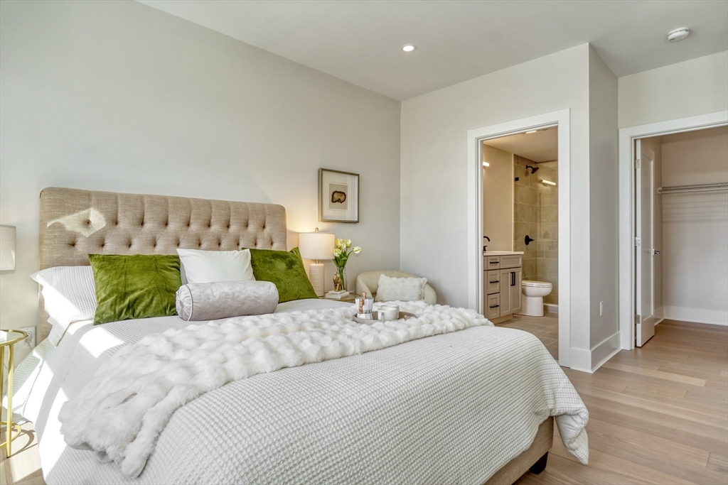 62 Foundry St #208 Wakefield, MA 01880 62 Foundry St #208 Wakefield, MA 01880