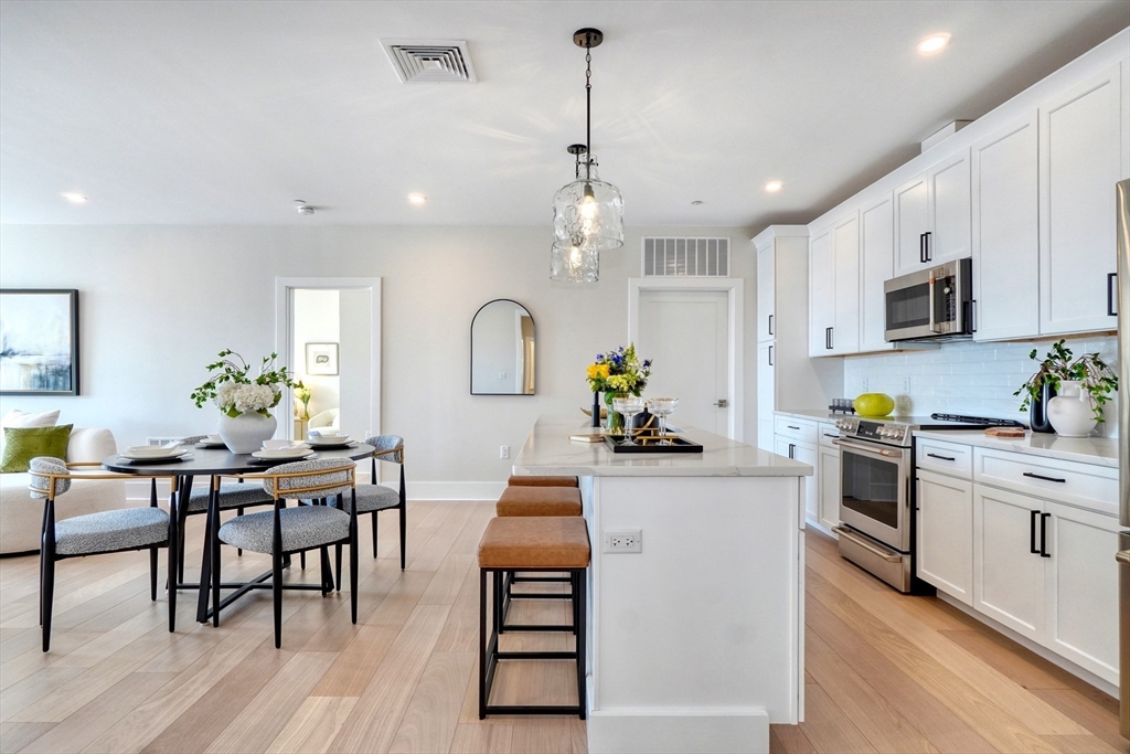 62 Foundry St #208 Wakefield, MA 01880 62 Foundry St #208 Wakefield, MA 01880