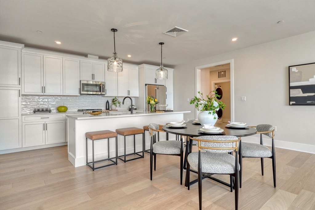 62 Foundry St #208 Wakefield, MA 01880 62 Foundry St #208 Wakefield, MA 01880