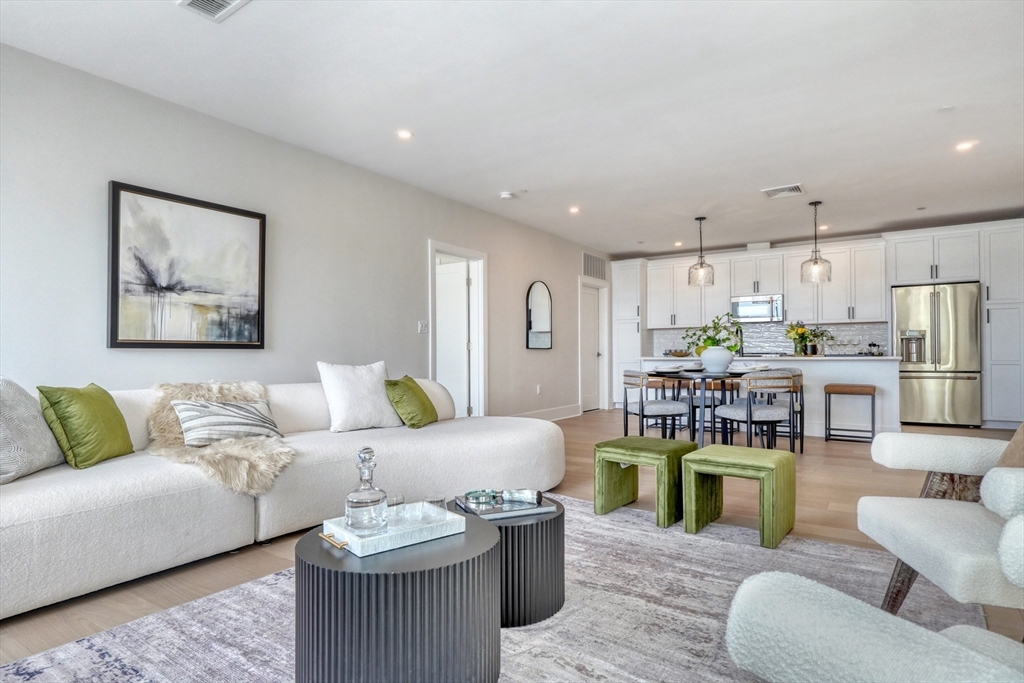 62 Foundry St #208 Wakefield, MA 01880 62 Foundry St #208 Wakefield, MA 01880