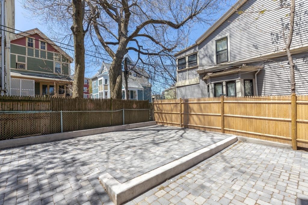 7 Forbes St #3
