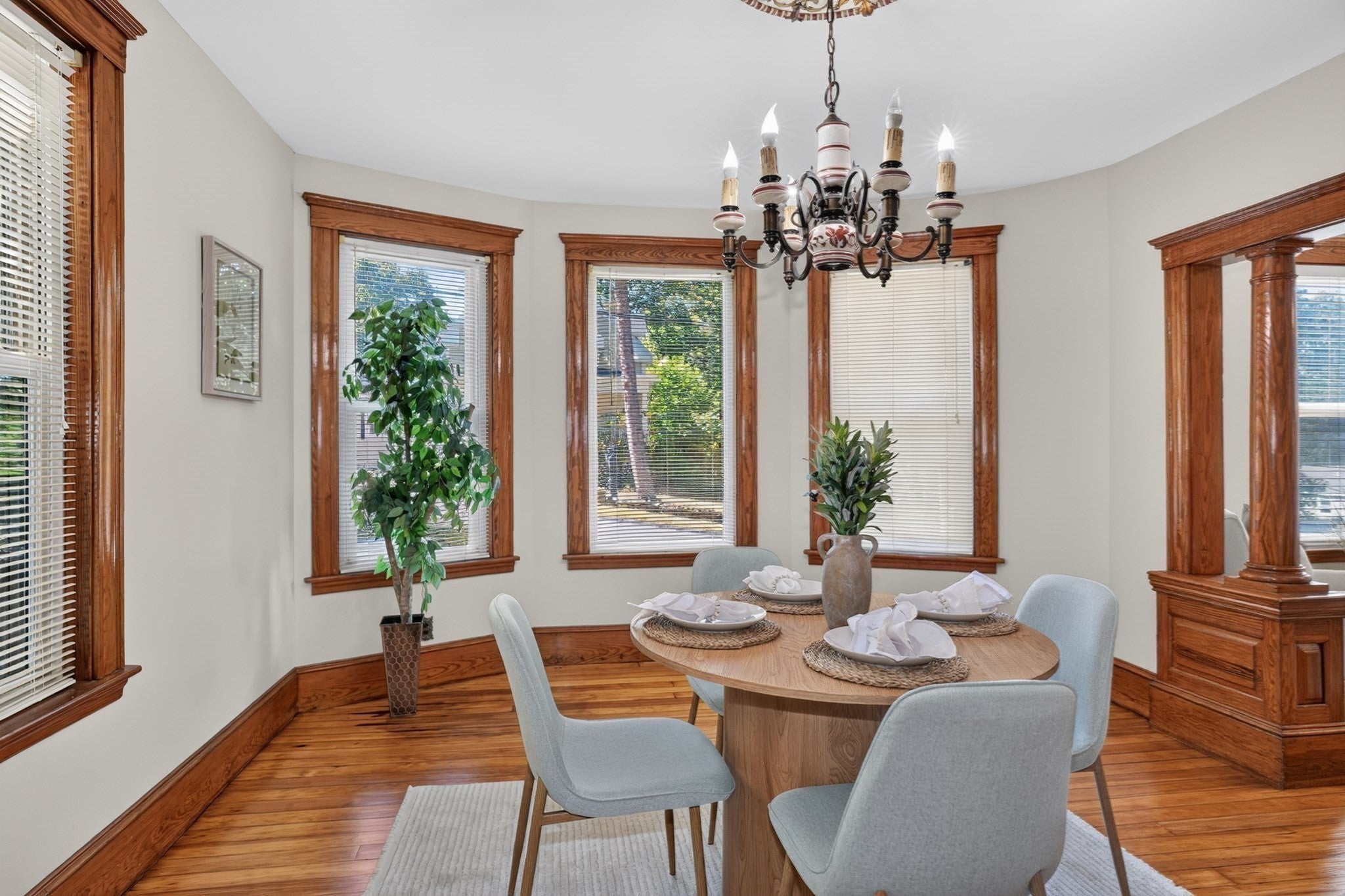 1 Wakefield Ave Saugus, MA 01906