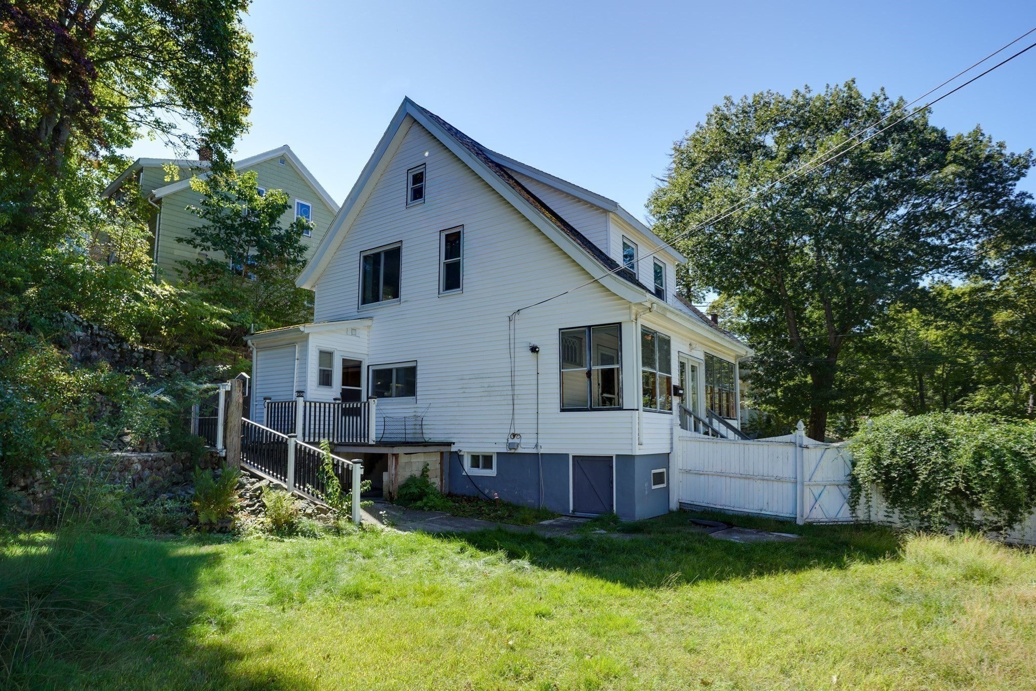1 Wakefield Ave Saugus, MA 01906