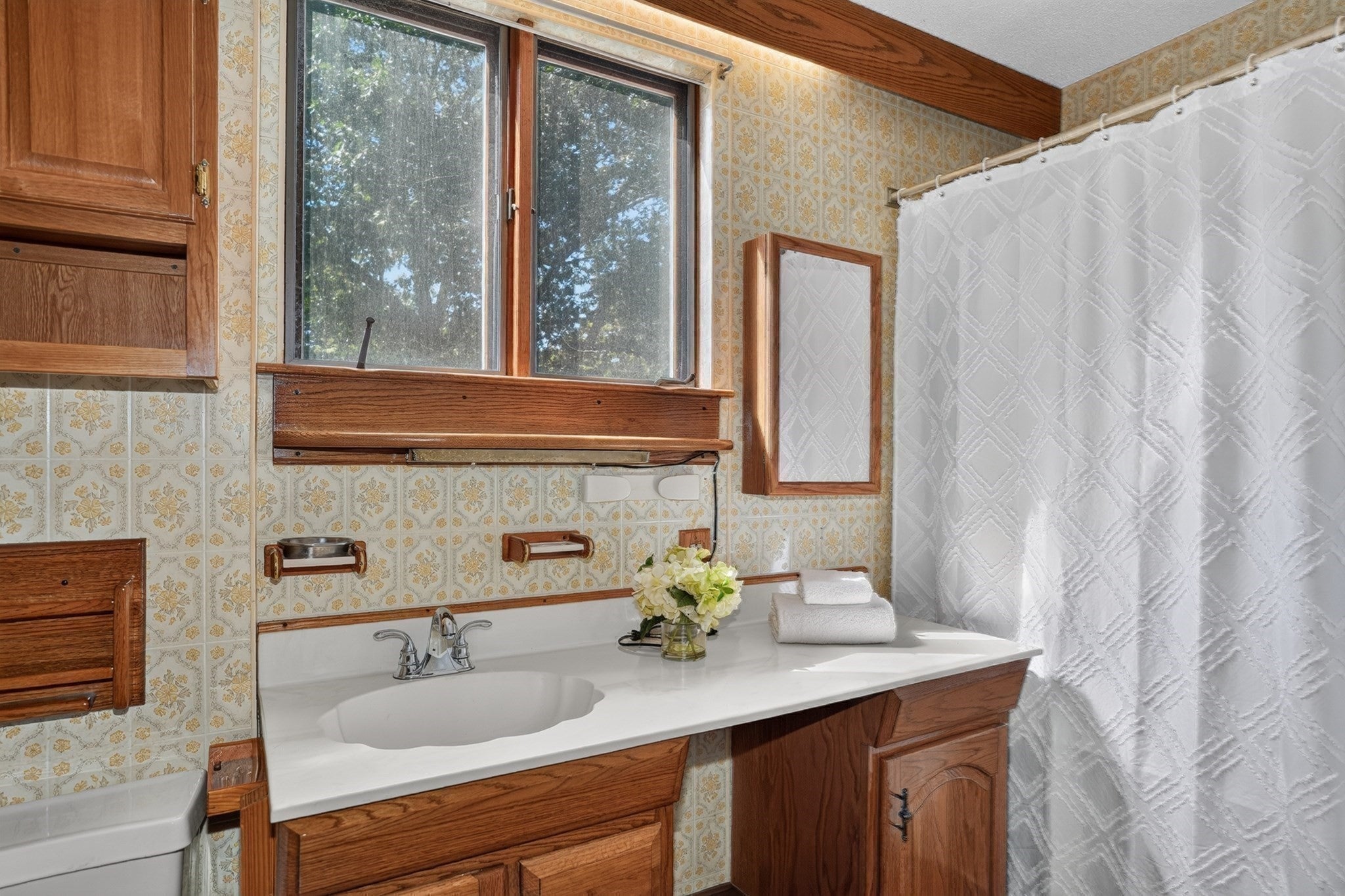 1 Wakefield Ave Saugus, MA 01906