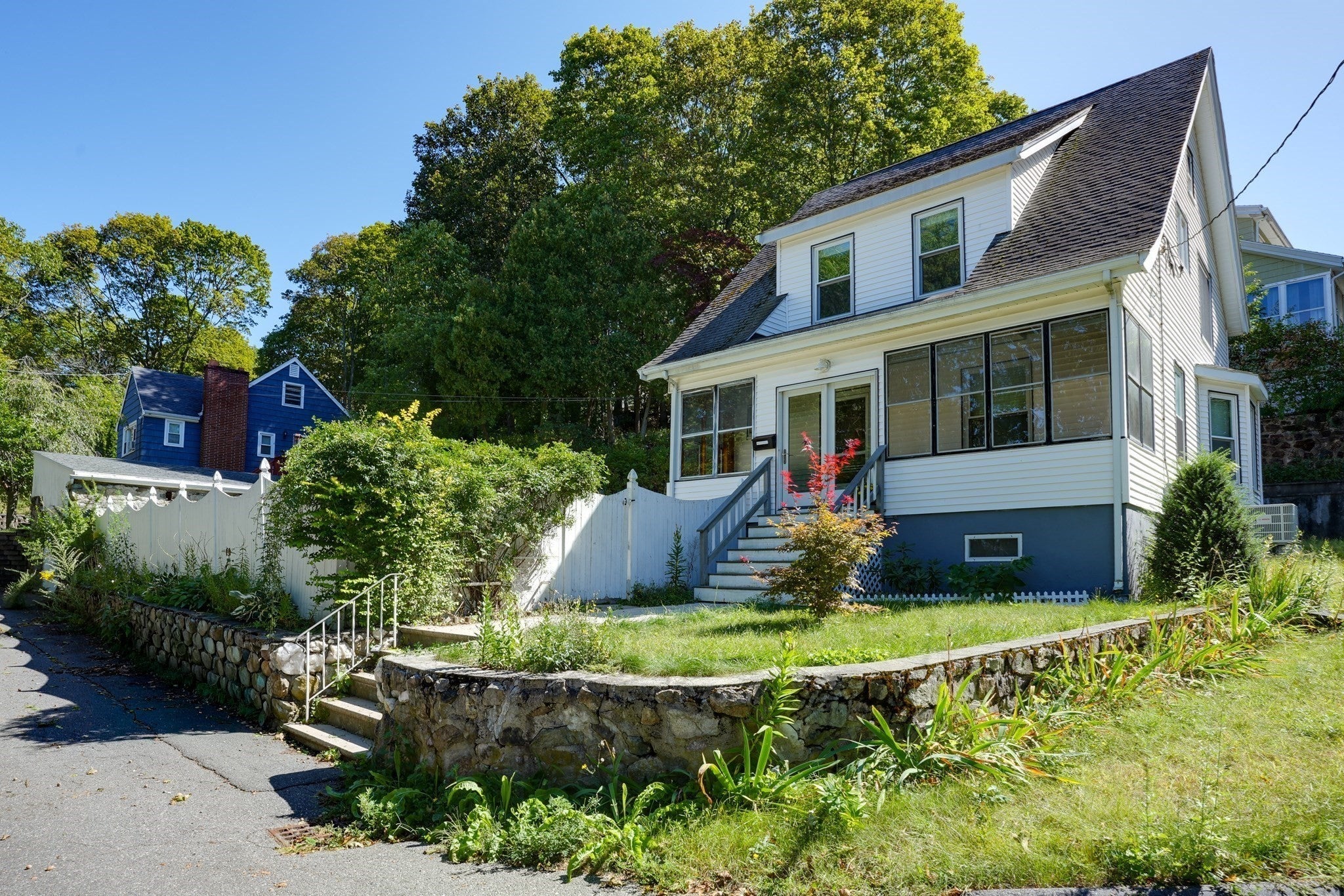 1 Wakefield Ave Saugus, MA 01906
