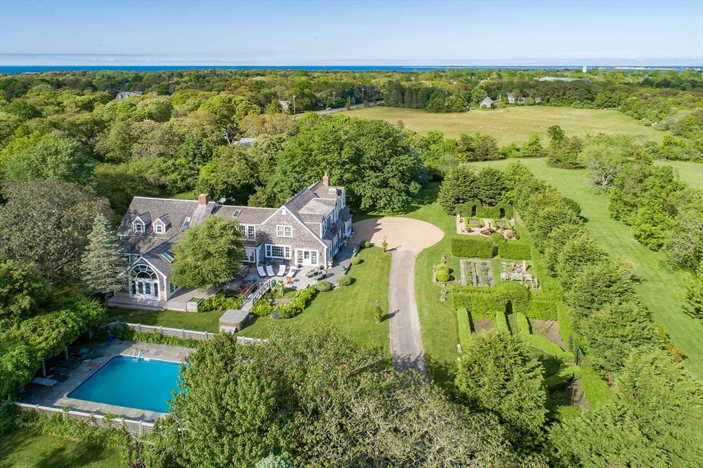 1/3/5 Louis Fld Rd Edgartown, MA 02539 1/3/5 Louis Fld Rd Edgartown, MA 02539