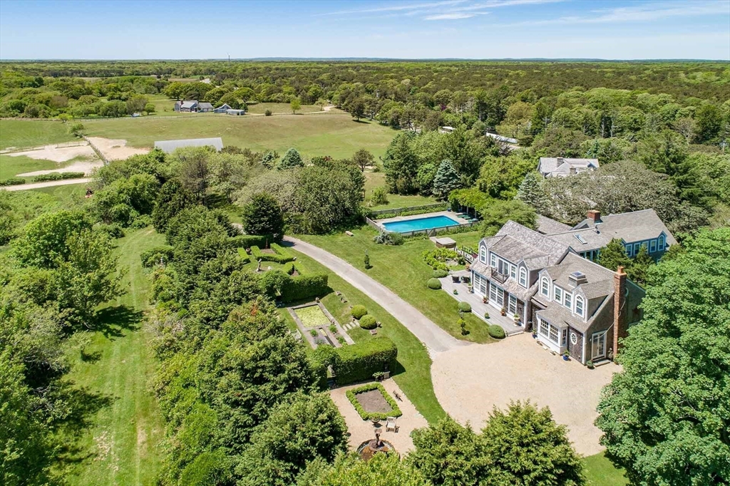 1/3/5 Louis Fld Rd Edgartown, MA 02539 1/3/5 Louis Fld Rd Edgartown, MA 02539