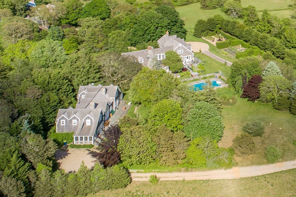 1/3/5 Louis Fld Rd Edgartown, MA 02539 1/3/5 Louis Fld Rd Edgartown, MA 02539