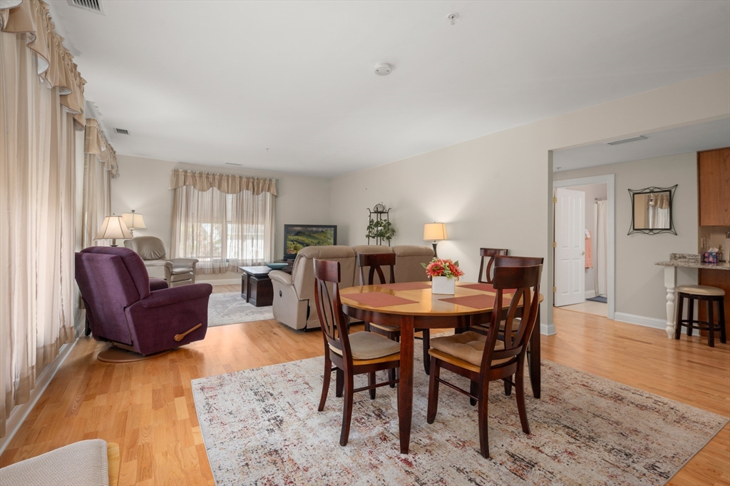 248 Albion St #324 Wakefield, MA 01880
