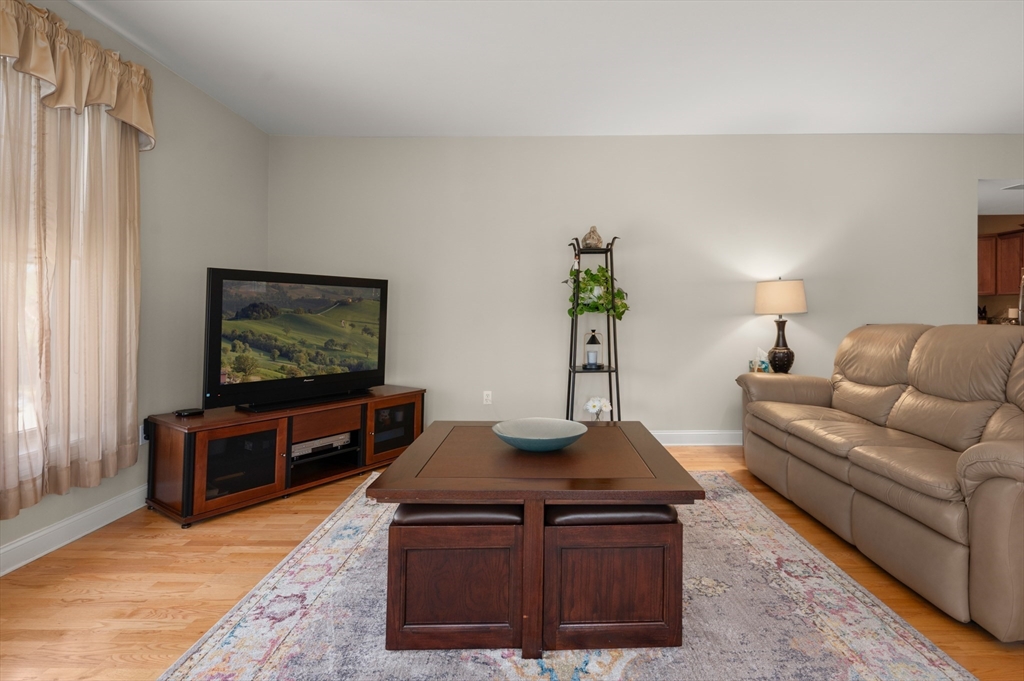 248 Albion St #324 Wakefield, MA 01880
