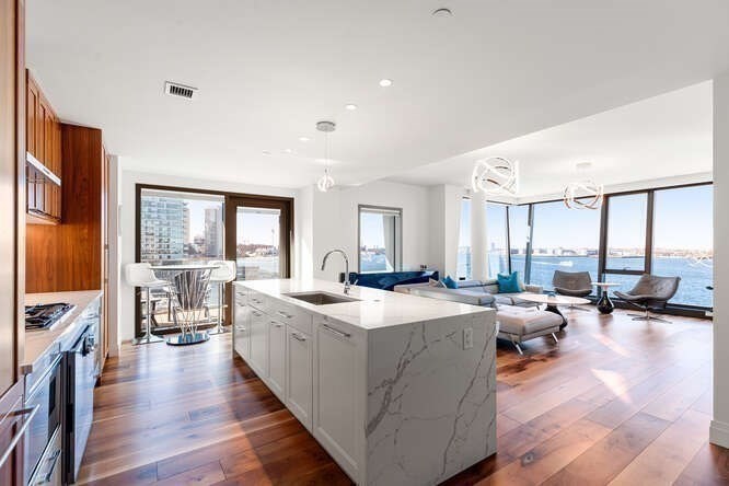300 Pier 4th Blvd #5C Boston, MA 02210 300 Pier 4th Blvd #5C Boston, MA 02210