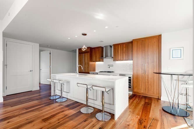 300 Pier 4th Blvd #5C Boston, MA 02210 300 Pier 4th Blvd #5C Boston, MA 02210