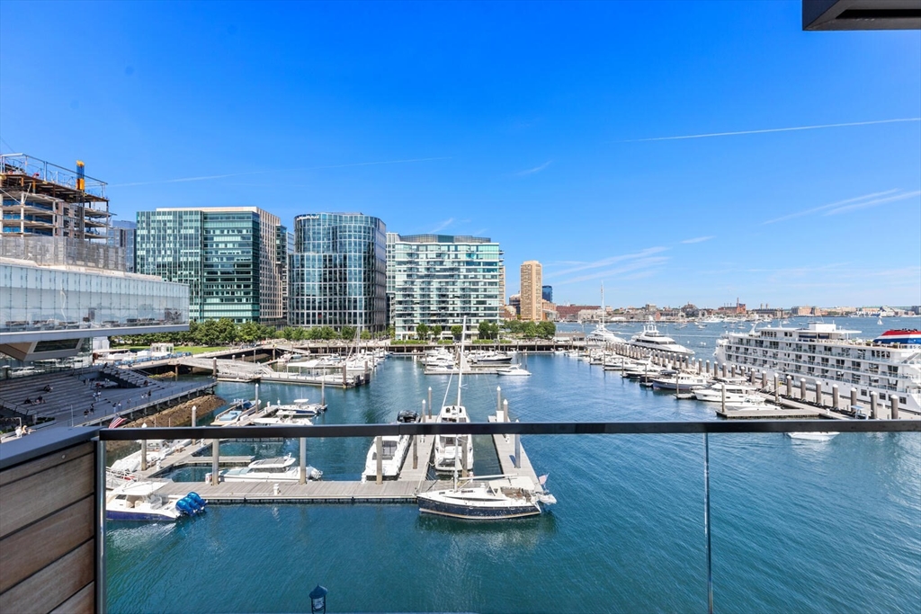 300 Pier 4th Blvd #5C Boston, MA 02210 300 Pier 4th Blvd #5C Boston, MA 02210