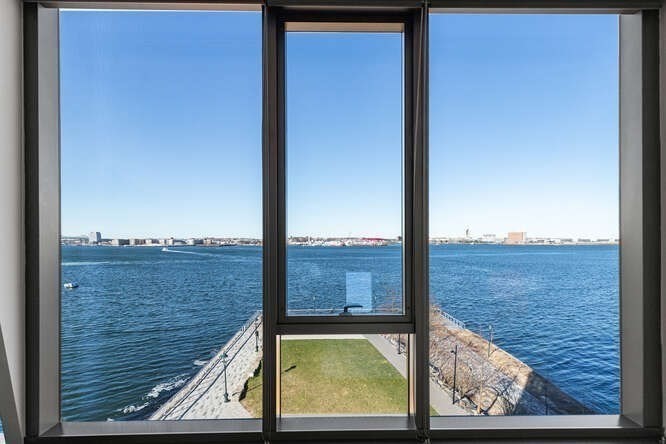 300 Pier 4th Blvd #5C Boston, MA 02210 300 Pier 4th Blvd #5C Boston, MA 02210