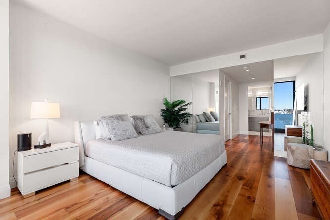 300 Pier 4th Blvd #5C Boston, MA 02210 300 Pier 4th Blvd #5C Boston, MA 02210