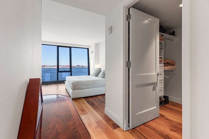 300 Pier 4th Blvd #5C Boston, MA 02210 300 Pier 4th Blvd #5C Boston, MA 02210