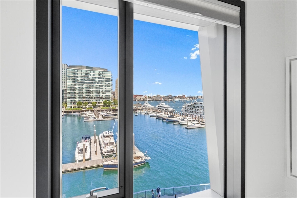 300 Pier 4th Blvd #5C Boston, MA 02210 300 Pier 4th Blvd #5C Boston, MA 02210