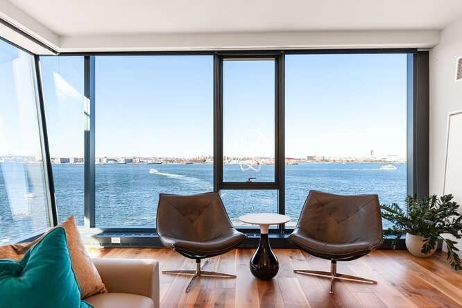 300 Pier 4th Blvd #5C Boston, MA 02210 300 Pier 4th Blvd #5C Boston, MA 02210