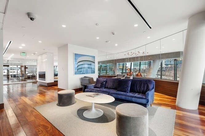 300 Pier 4th Blvd #5C Boston, MA 02210 300 Pier 4th Blvd #5C Boston, MA 02210