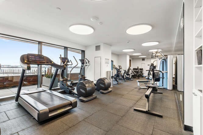 300 Pier 4th Blvd #5C Boston, MA 02210 300 Pier 4th Blvd #5C Boston, MA 02210