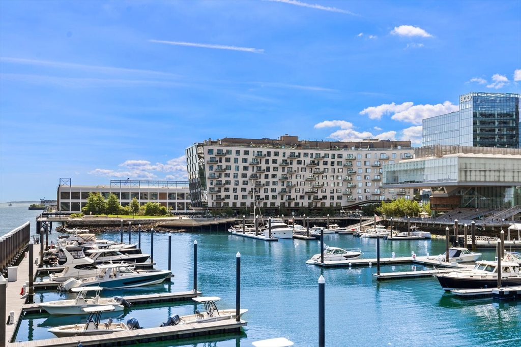 300 Pier 4th Blvd #5C Boston, MA 02210 300 Pier 4th Blvd #5C Boston, MA 02210