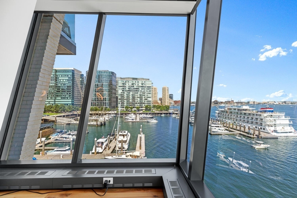 300 Pier 4th Blvd #5C Boston, MA 02210 300 Pier 4th Blvd #5C Boston, MA 02210